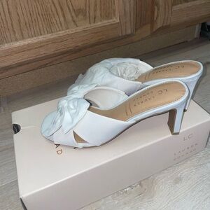 NWT LC Jianna White Bow Slip On Heeled Sandals 5.5